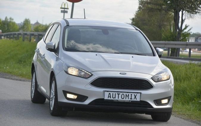 Ford Focus cena 44403 przebieg: 105617, rok produkcji 2018 z Zawiercie małe 497